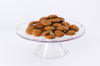 Beyaz arka planda ev yapımı speculaas