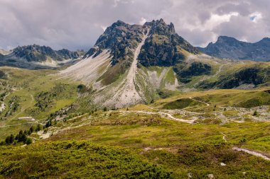 Saint-Luc, İsviçre 'de kaya oluşumu