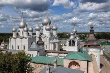 Altın yüzük. Kubbe Rostov Veliky üzerinde