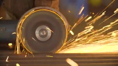 Adam testere değirmeni Metal değil Seen yüzüdür