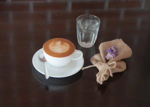 Napój. Gorąca kawa. Kawa latte sztuki. — Zdjęcie stockowe