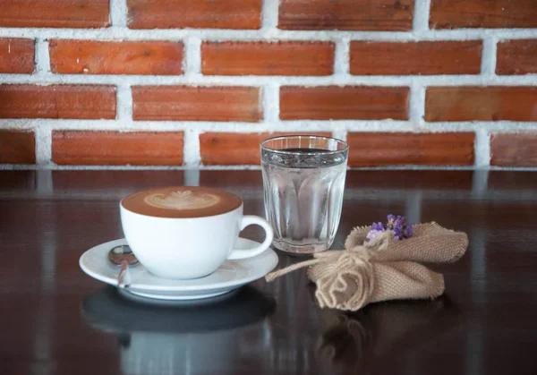 Bebida. Café caliente. café con artes del café con leche . —  Fotos de Stock