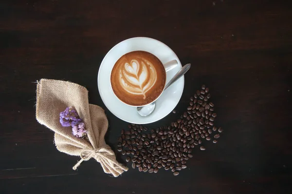 Italok. forró kávét. kávé a latte Művészetek. — Stock Fotó