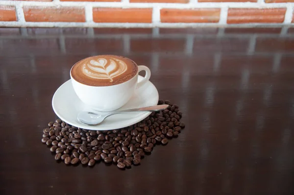 Bebida. Café caliente. café con artes del café con leche . —  Fotos de Stock
