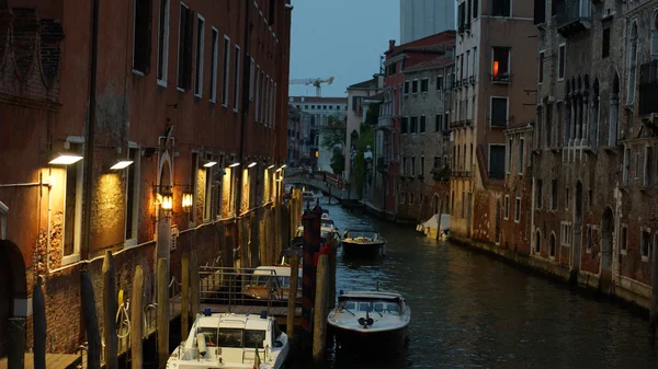 Venezia, strada, canale, sera, notte, vecchia Venezia — Foto Stock