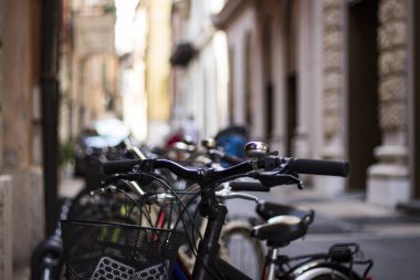 Dar bir İtalyan sokak bisiklet.