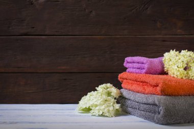 Güzel banyo havlusu ahşap b farklı renklerde görüntü