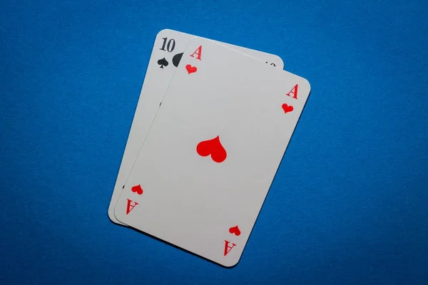 Выигрышная комбинация карт в блэкджек — стоковое фото
