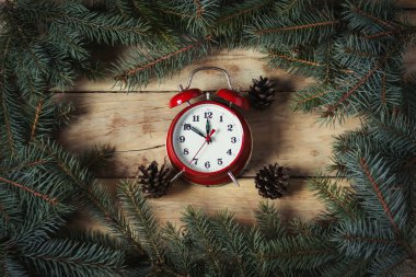 Noel kompozisyon. Ahşap arka plan, Ladin branc saat