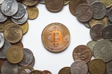 Farklı ülkelerin para daire Merkezi'nden Bitcoin. 