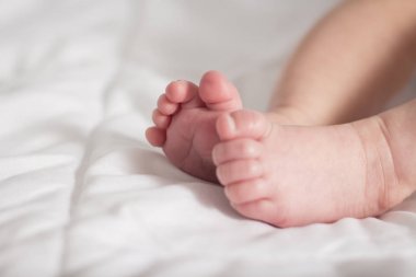 Yeni doğmuş bir bebek metrelik güzel görüntüsü