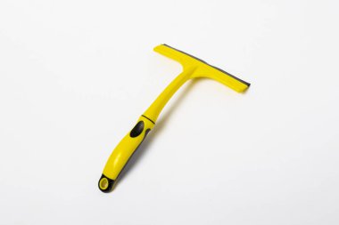 Beyaz izole bir arkaplanda pencere temizleyicisi. Temizlik konsepti. Pankart. Düz yatış, üst görünüm