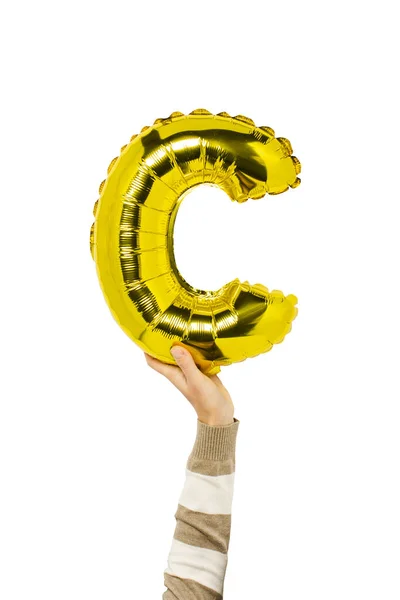 気球の手紙Cは 孤立した背景に手を取り合っています コンセプト結婚式 バレンタインデー フォトゾーン バナーフラットレイアウト トップビュー — ストック写真