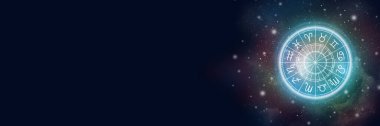 Yıldızlı gökyüzünün arka planında zodyak işareti olan bir astrolojik çember. Yıldız falı çizimi. Pankart. Boşluğu kopyala.