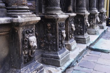 sütunlar, bir bina Lviv