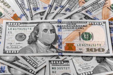 Ben Franklin 'in bir dolarlık banknotta maske takarken çekilmiş bir fotoğrafı. Dünyada ve farklı ülkelerin ekonomisinde sorunlar gösterir