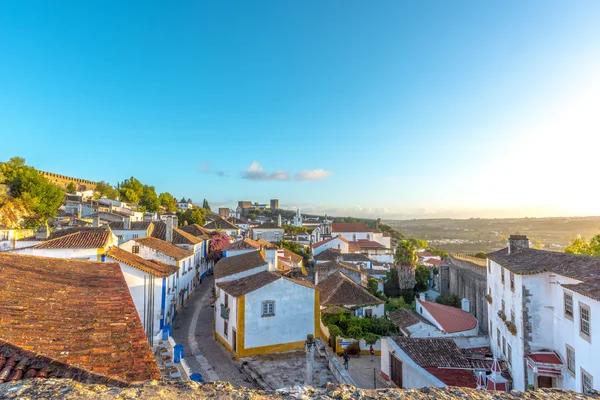 Obidos Portekiz. bir antik Ortaçağ Portekizce köyden, kale duvarları hala içeride 11.asır Obidos, Obidos görünümüdür. Obidos, Portekiz.