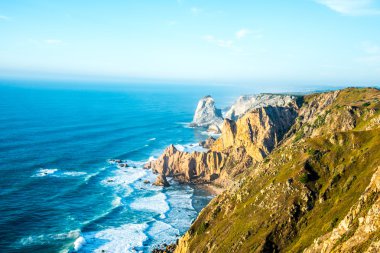 Cabo da Roca (Cape Roca) Batı Portekiz Atlantik kıyılarının görünümü