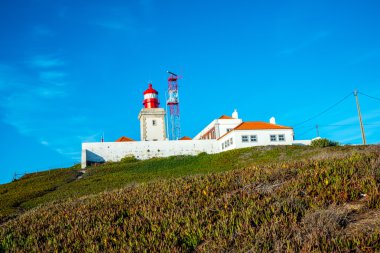 Cabo da Roca (Cape Roca), Portekiz, anakara Avrupa'nın en batıdaki nokta görünümünü.