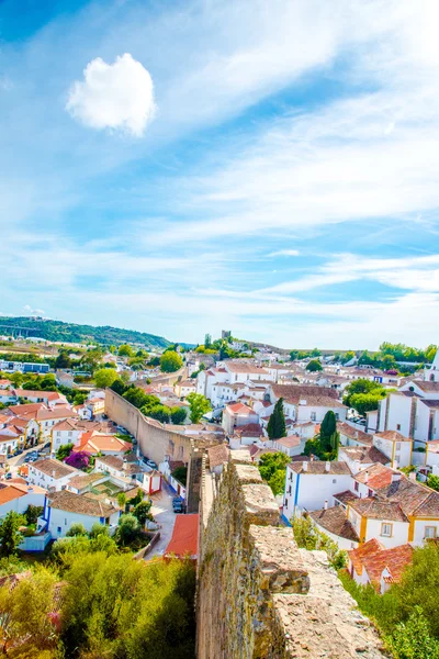 Obidos Portekiz. bir antik Ortaçağ Portekizce köyden, kale duvarları hala içeride 11.asır Obidos, Obidos görünümüdür. Obidos, Portekiz.