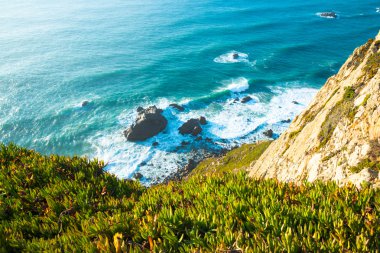 Cabo da Roca (Cape Roca), Portekiz, anakara Avrupa'nın en batıdaki nokta görünümünü.