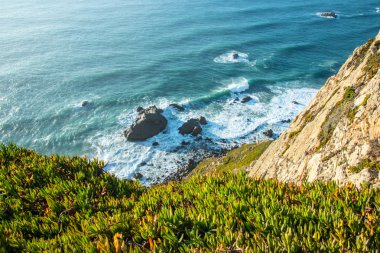 Cabo da Roca (Cape Roca), Portekiz, anakara Avrupa'nın en batıdaki nokta görünümünü.