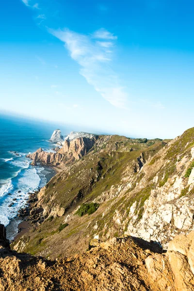 Cabo da Roca (Cape Roca), Portekiz, anakara Avrupa'nın en batıdaki nokta görünümünü.