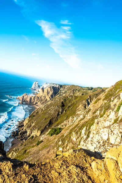 Kilátás nyílik Cabo da Roca (Szikla-fok), Portugália, az európai szárazföld legnyugatibb pontja. — Stock Fotó