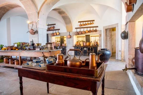 Koninklijke keuken in nationale Paleis van Sintra, Portugal. — Stockfoto