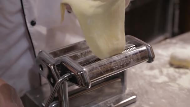 Tészta spagetti gép — Stock videók