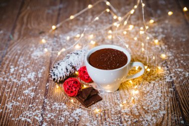 Beyaz seramik Kupası Noel sıcak çikolata