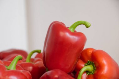 Bir kutu içinde kırmızı biber