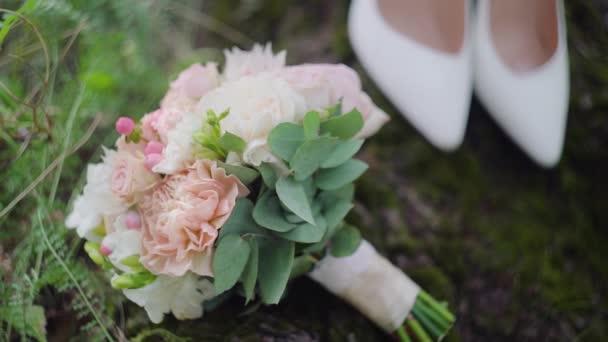 The brides bouquet — Stock Video