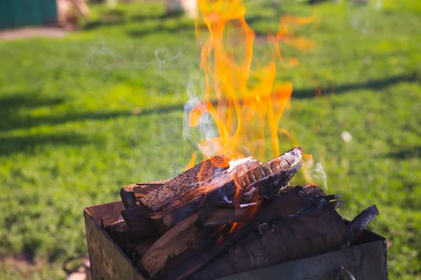 Kohlenbecken Feuerhand — Stockfoto