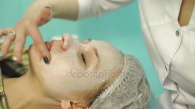 Maske uygulamanın tıbbi kozmetik