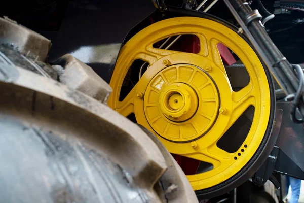 Lingkaran kuning traktor — Stok Foto