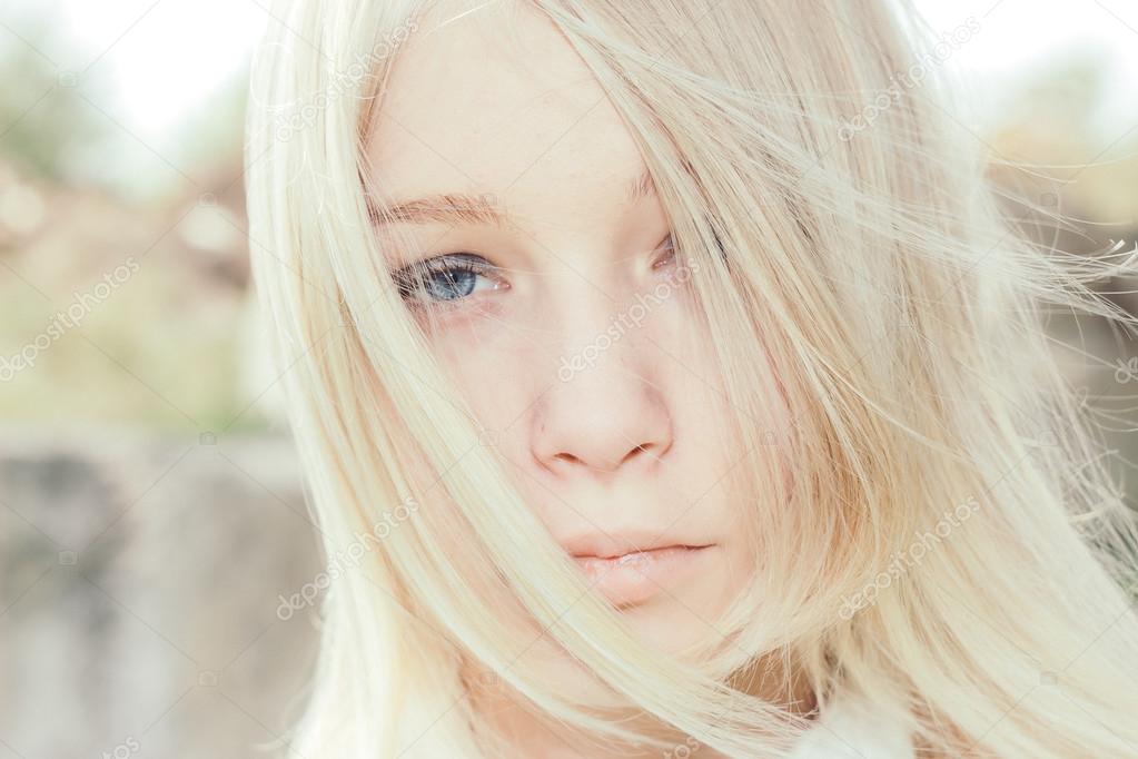 Mädchen mit blonden haaren