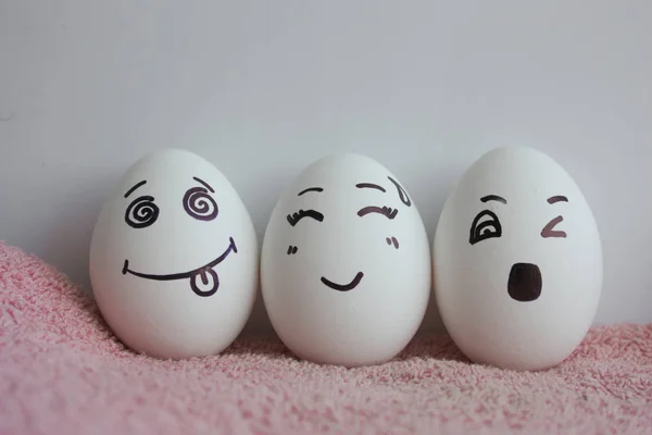 Los huevos son alegres con la cara Concepto mejores amigos . — Foto de Stock