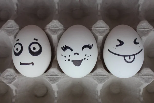 Eieren met gezichten foto voor uw ontwerp — Stockfoto