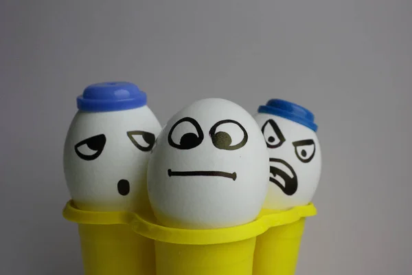 Eieren met een schattig gezicht. Foto — Stockfoto