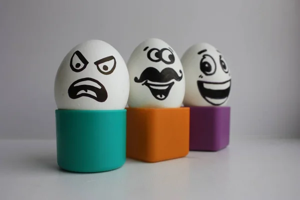 Eieren met een schattig gezicht. Foto — Stockfoto