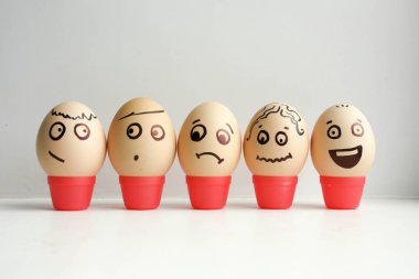 Yumurta boyalı yüzü. Toplantı kavramı