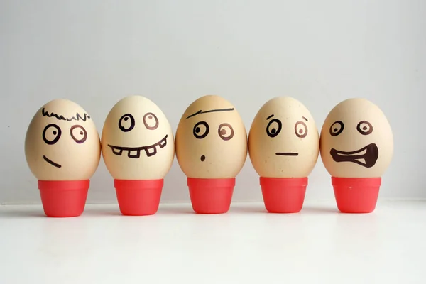 Huevos con la cara pintada. Concepto —  Fotos de Stock