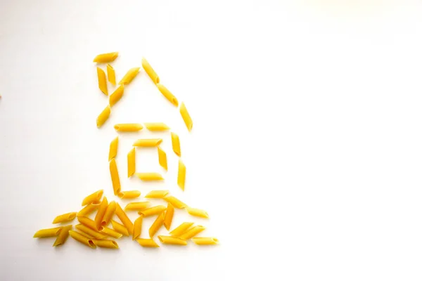 Pasta. Noedels in de vorm van een huis — Stockfoto