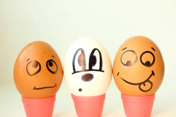 Concepto de nacionalidad. Huevos con la cara pintada. Blac. — Foto de Stock