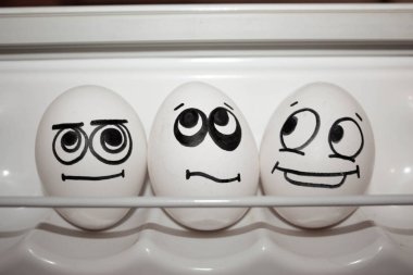 Kıskançlık kavramı. 3. Komik yumurta birlikte