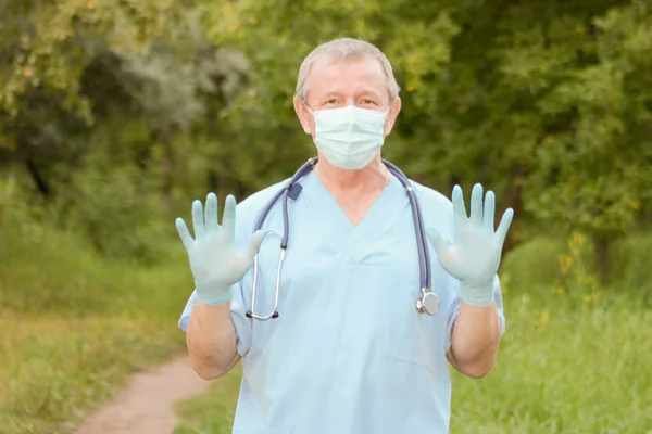 Dokter concept behandeling aard. een verantwoordelijkheid — Stockfoto