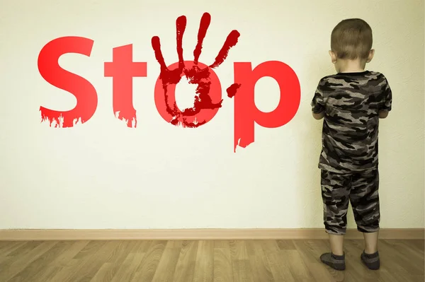 Detener el abuso infantil en el concepto familiar —  Fotos de Stock