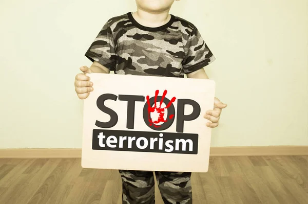 Stop terrorizmus koncepció. katonai fiú — Stock Fotó