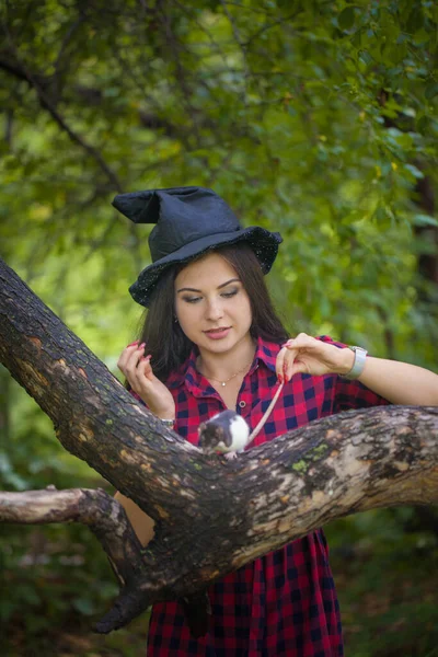 Heks Tovert Het Bos Met Een Bekende Brunette Meisje Met — Stockfoto